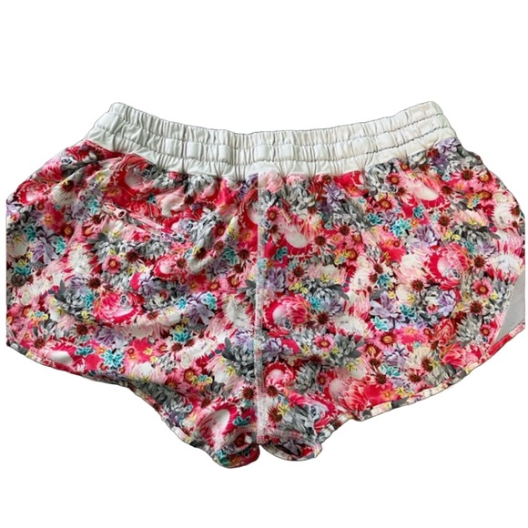 lululemon athletica Pants - Lululemon Hotty Hot Shorts